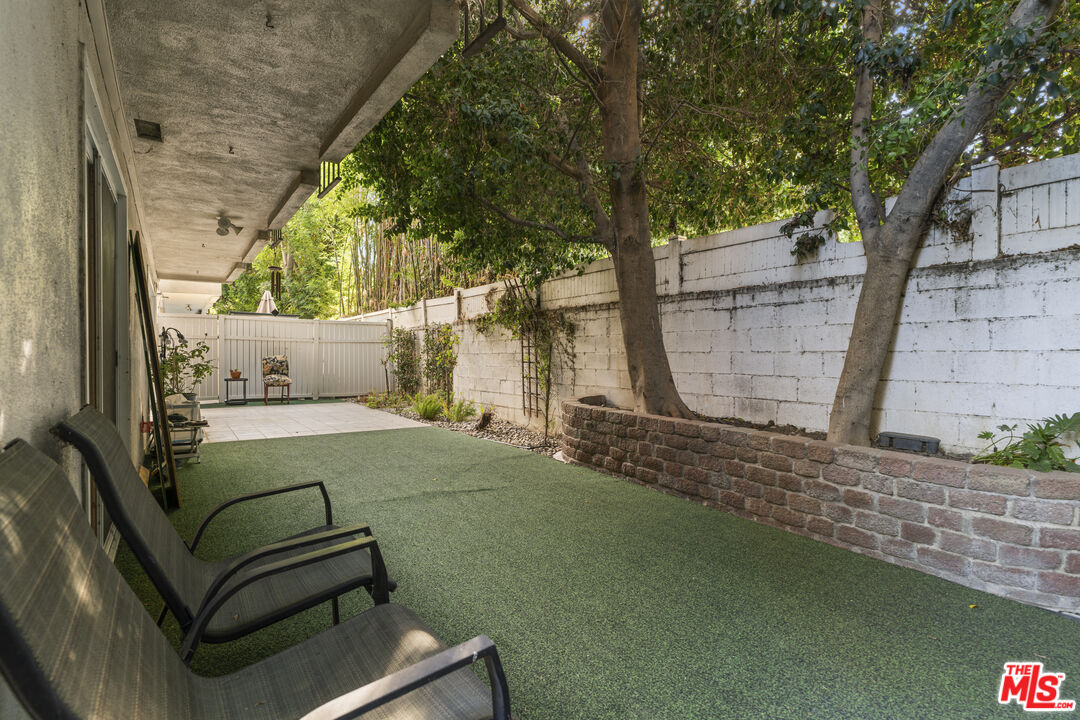 4445 Cartwright Ave Unit: 111