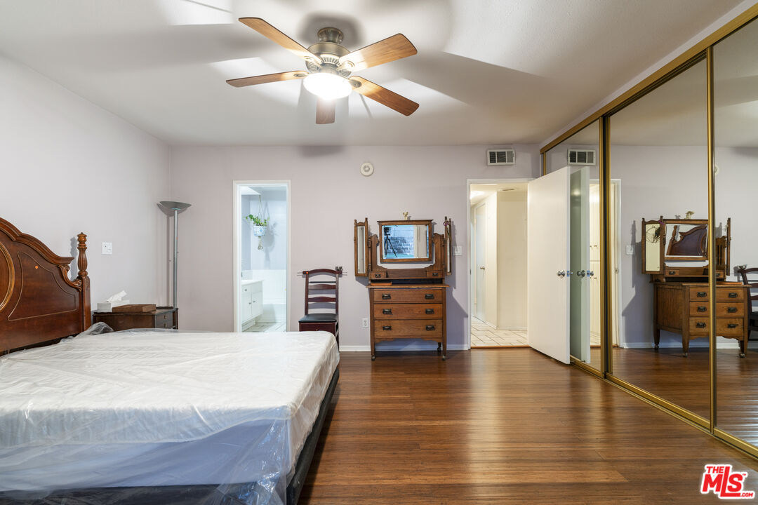 4445 Cartwright Ave Unit: 111