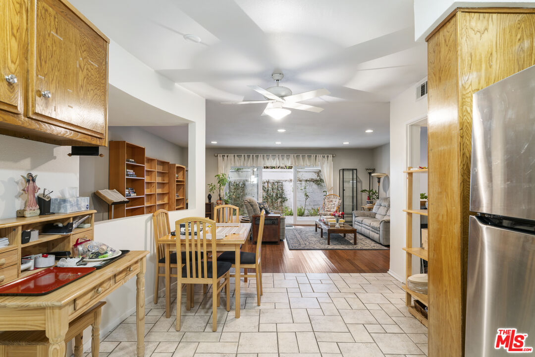 4445 Cartwright Ave Unit: 111