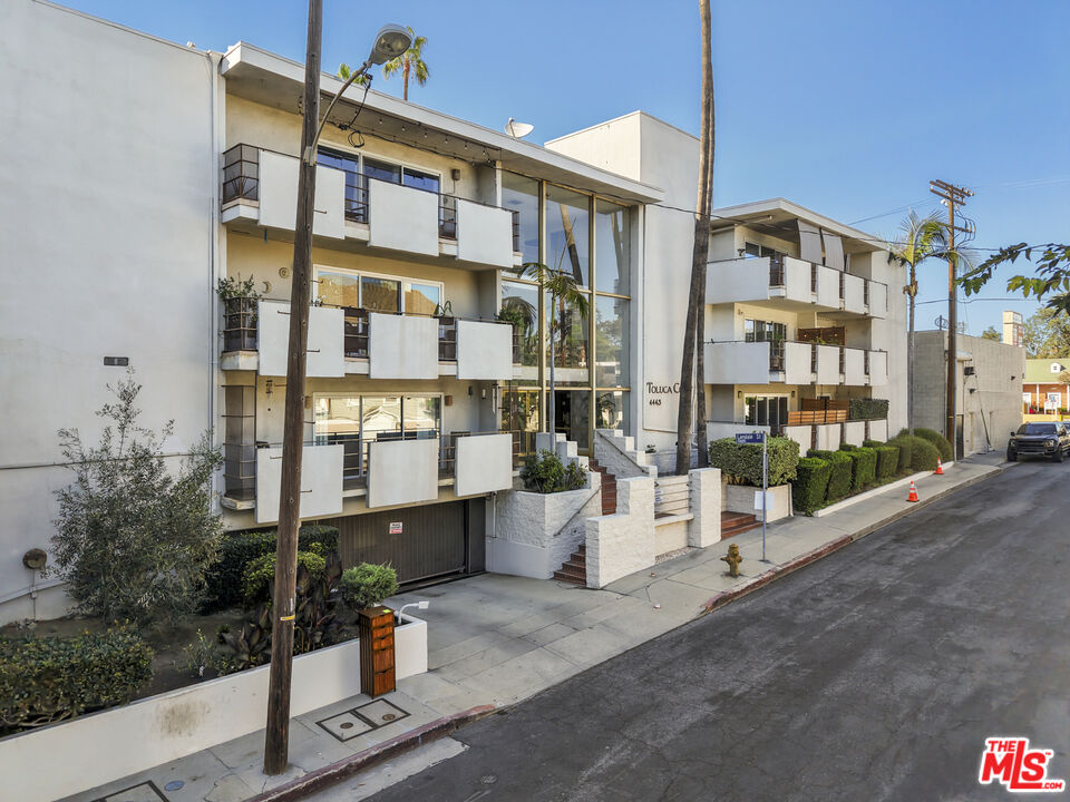 4445 Cartwright Ave Unit: 111