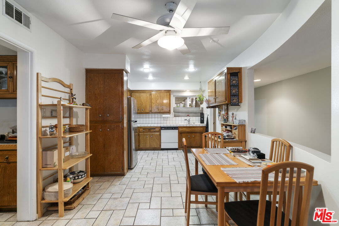 4445 Cartwright Ave Unit: 111