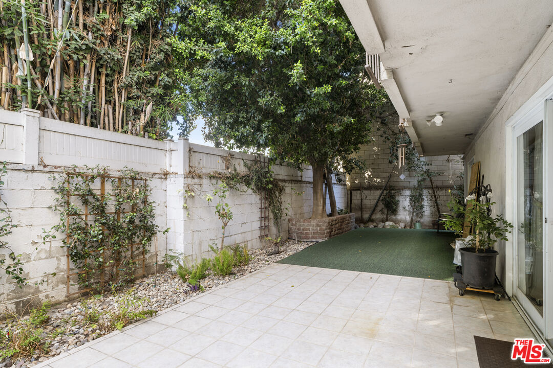 4445 Cartwright Ave Unit: 111