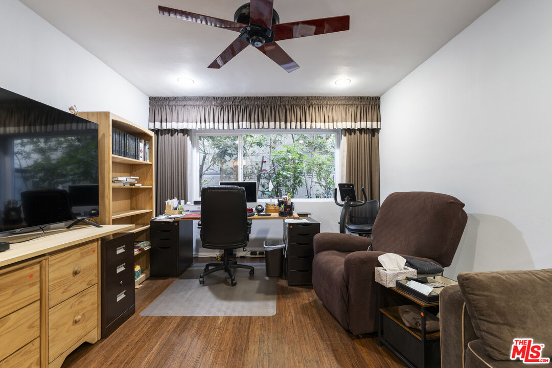 4445 Cartwright Ave Unit: 111