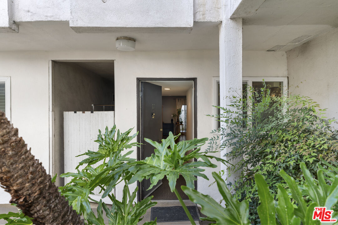 4445 Cartwright Ave Unit: 111
