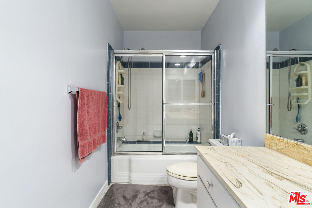 4445 Cartwright Ave Unit: 111