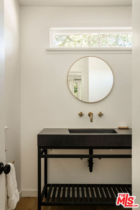 2410 Nichols Canyon Rd