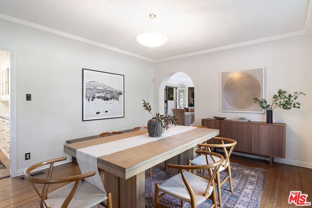 1626 N Orange Grove Ave