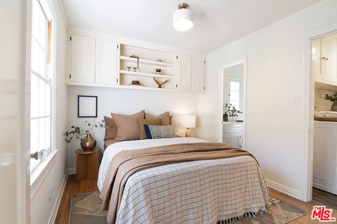 1626 N Orange Grove Ave