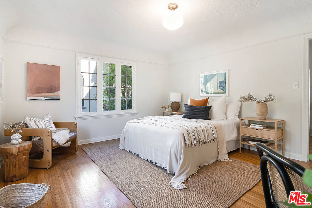 1626 N Orange Grove Ave