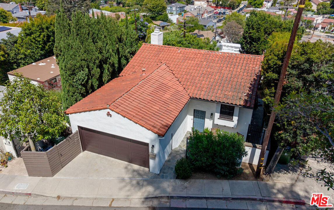 3346 Troy Dr