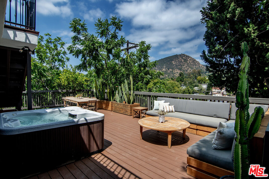 3346 Troy Dr
