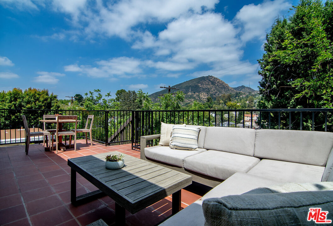 3346 Troy Dr
