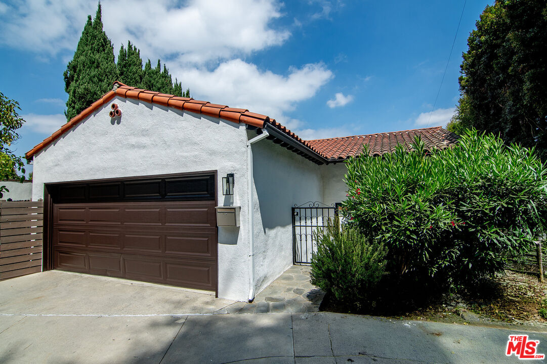 3346 Troy Dr