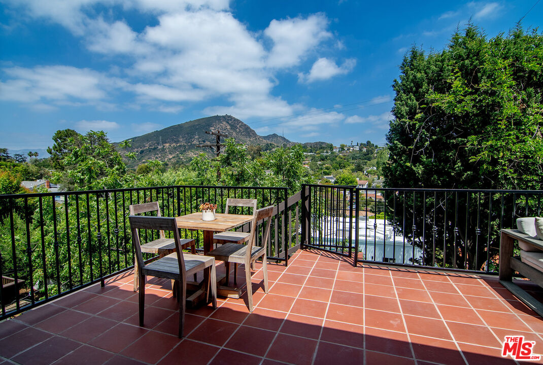 3346 Troy Dr