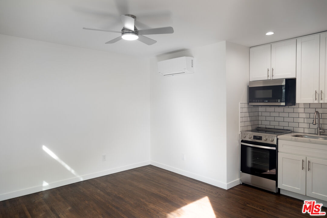 2496 Granville Ave