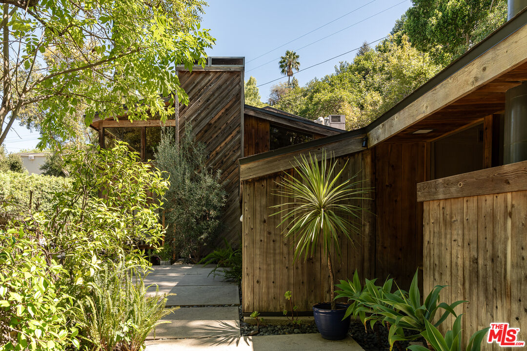 4100 Madelia Ave