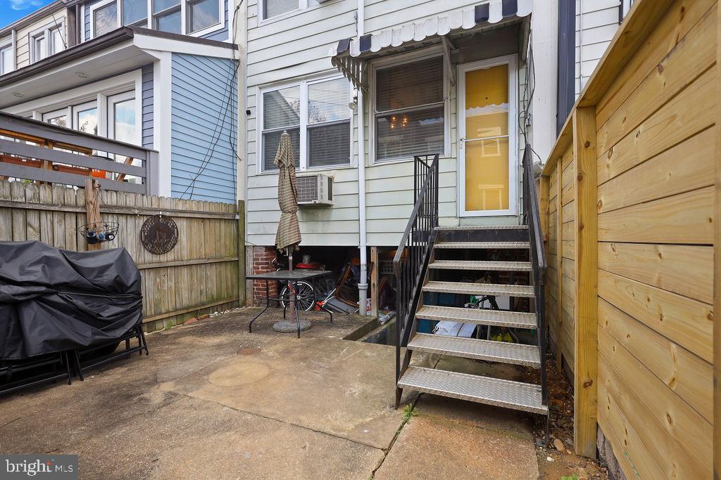 1740 D St SE