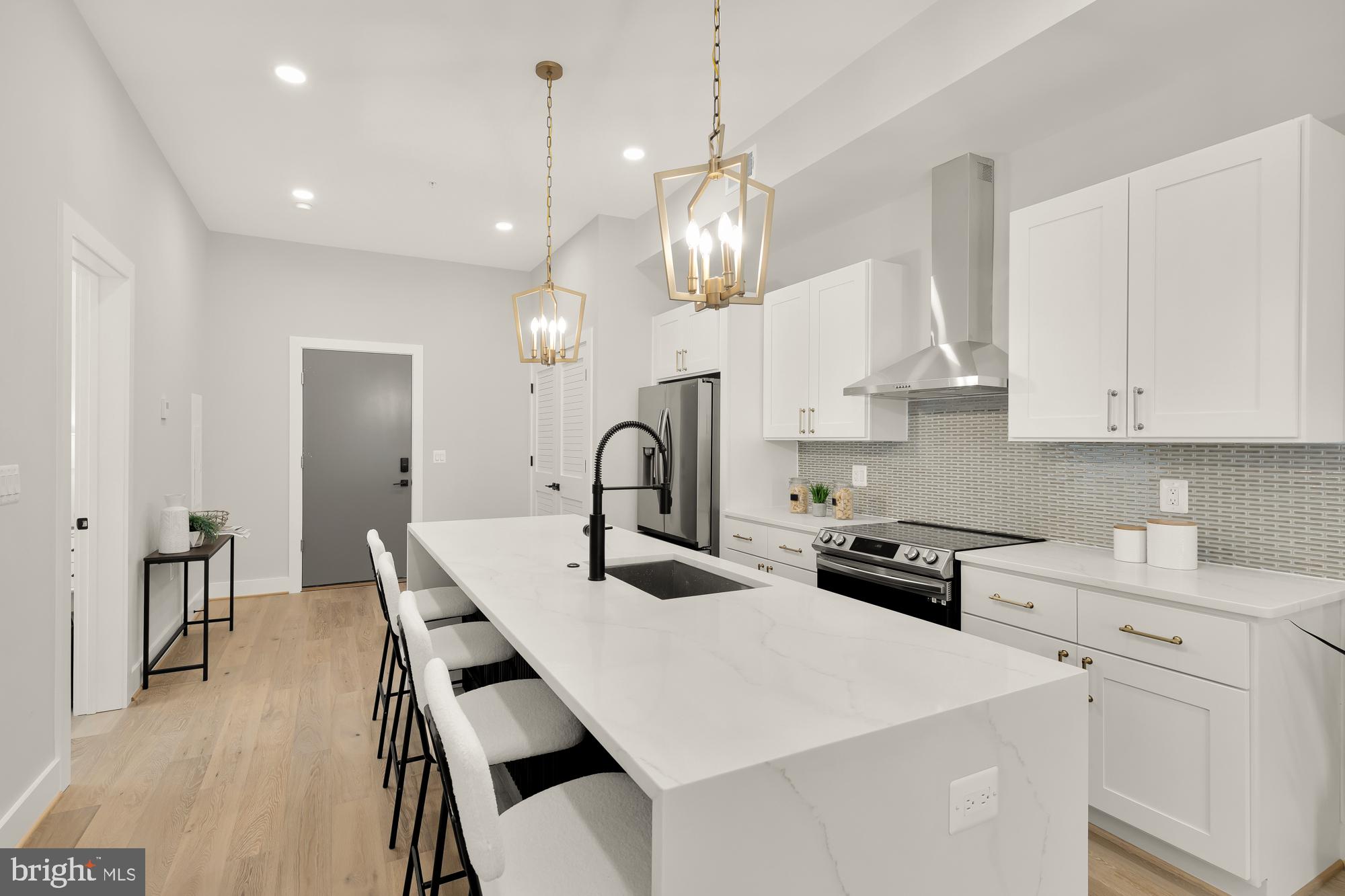 828 Taylor St NE #4