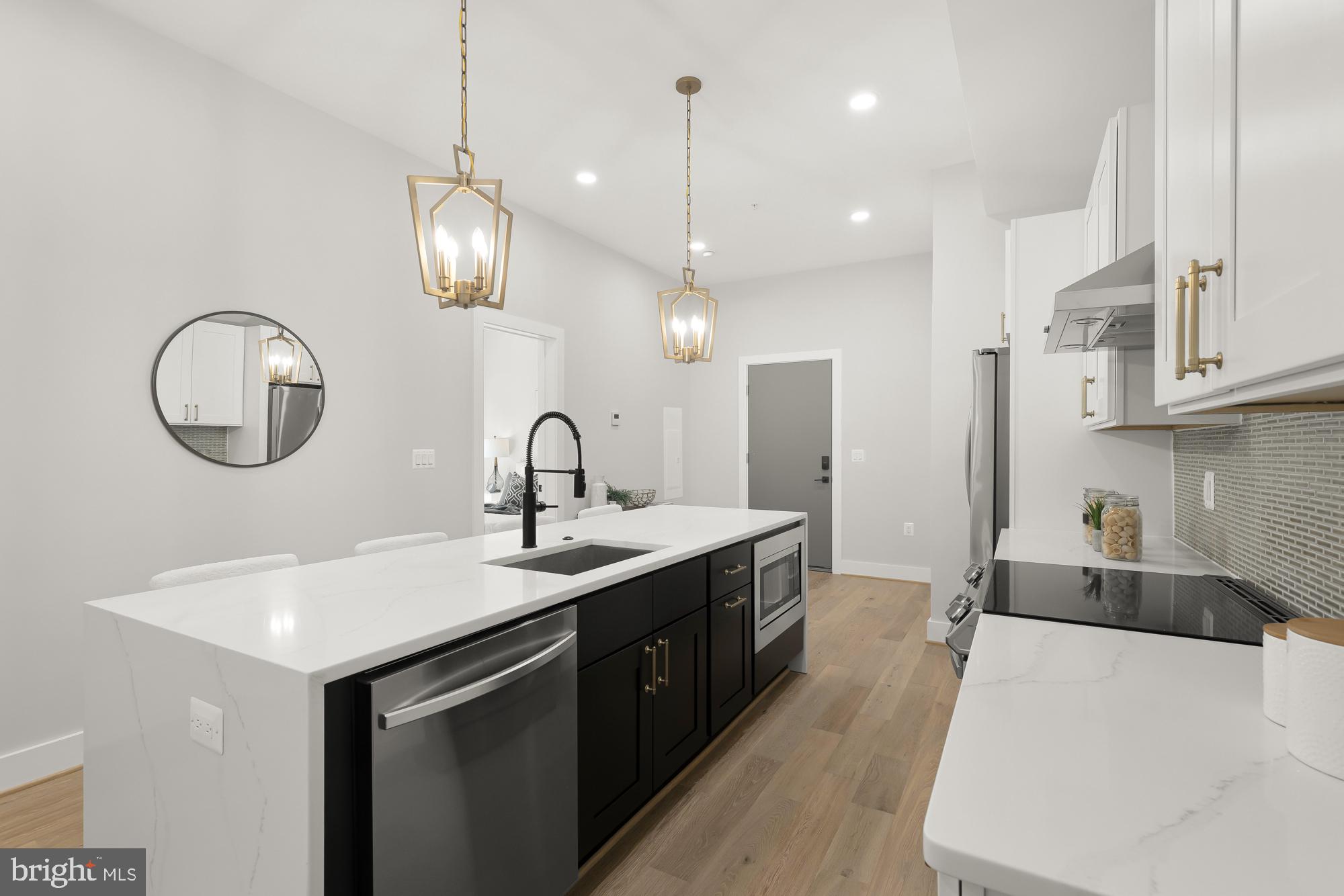 828 Taylor St NE #4