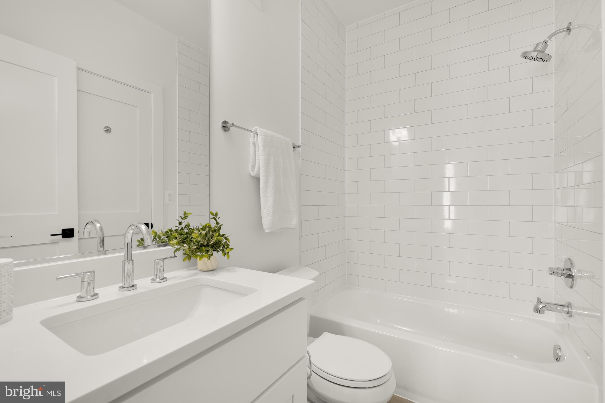 828 Taylor St NE #4