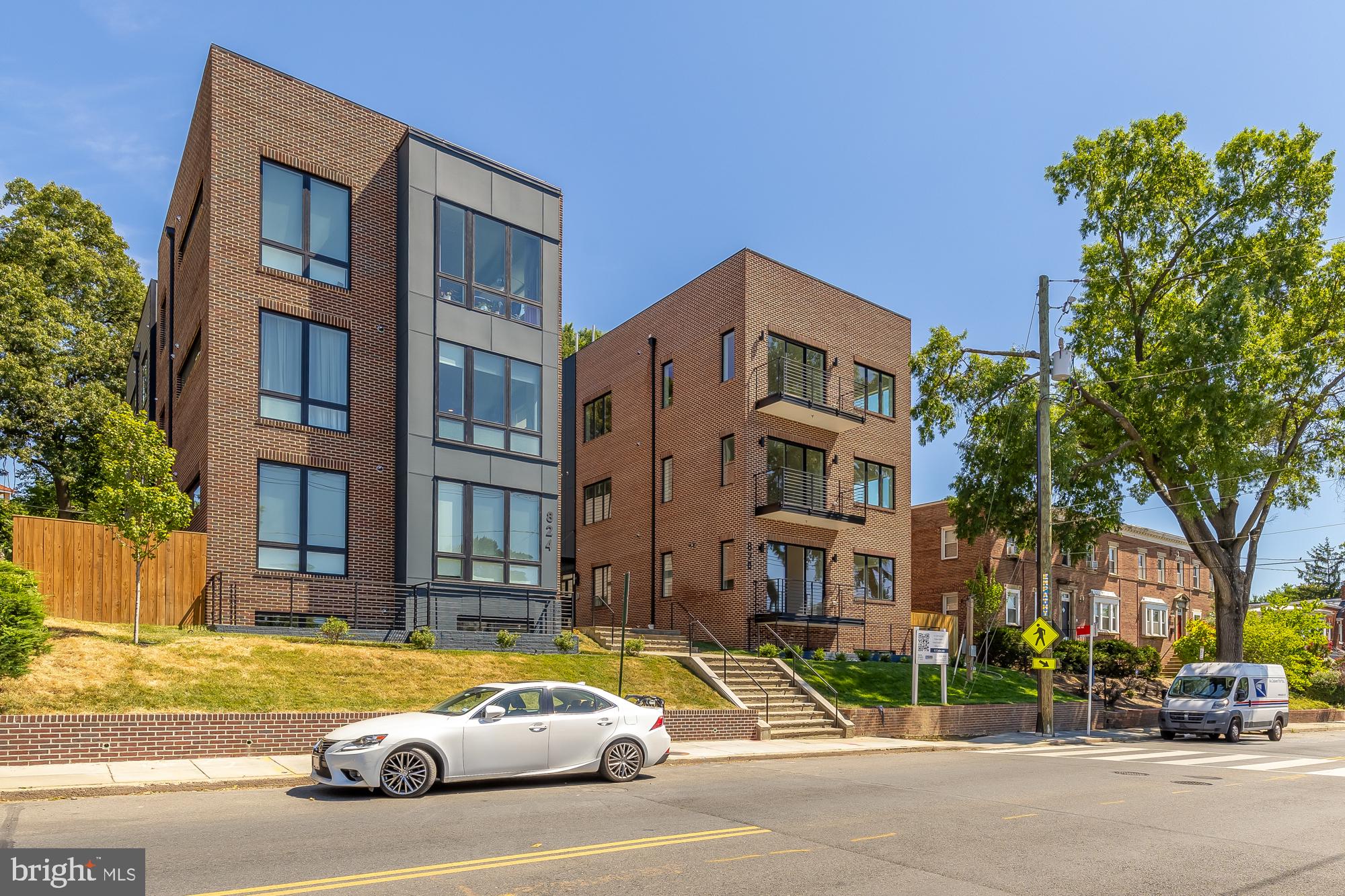 828 Taylor St NE #4