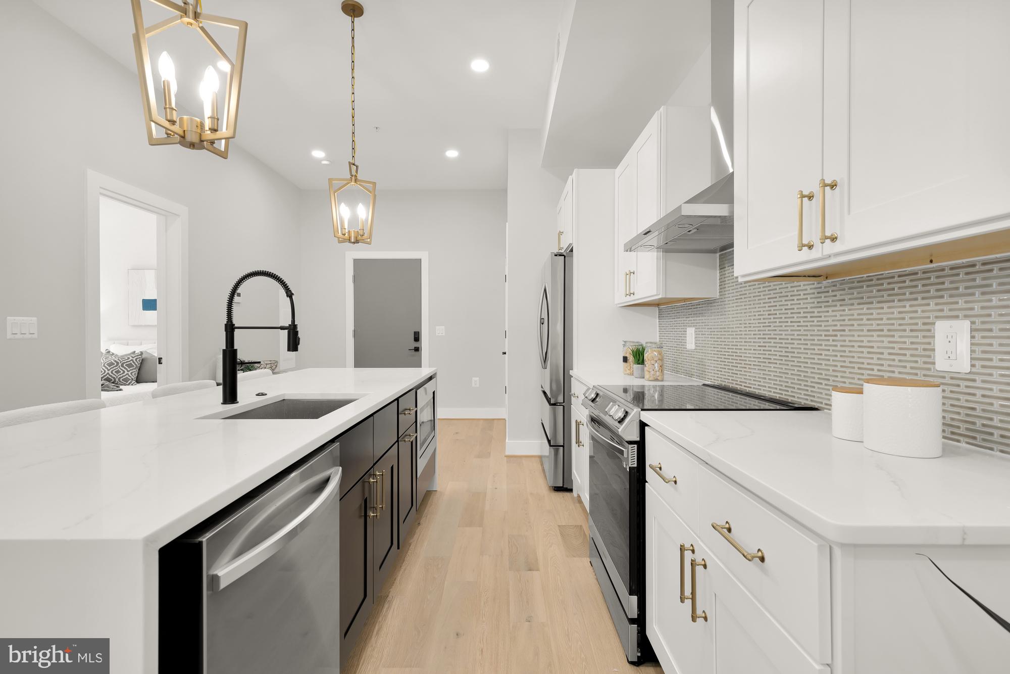 828 Taylor St NE #4