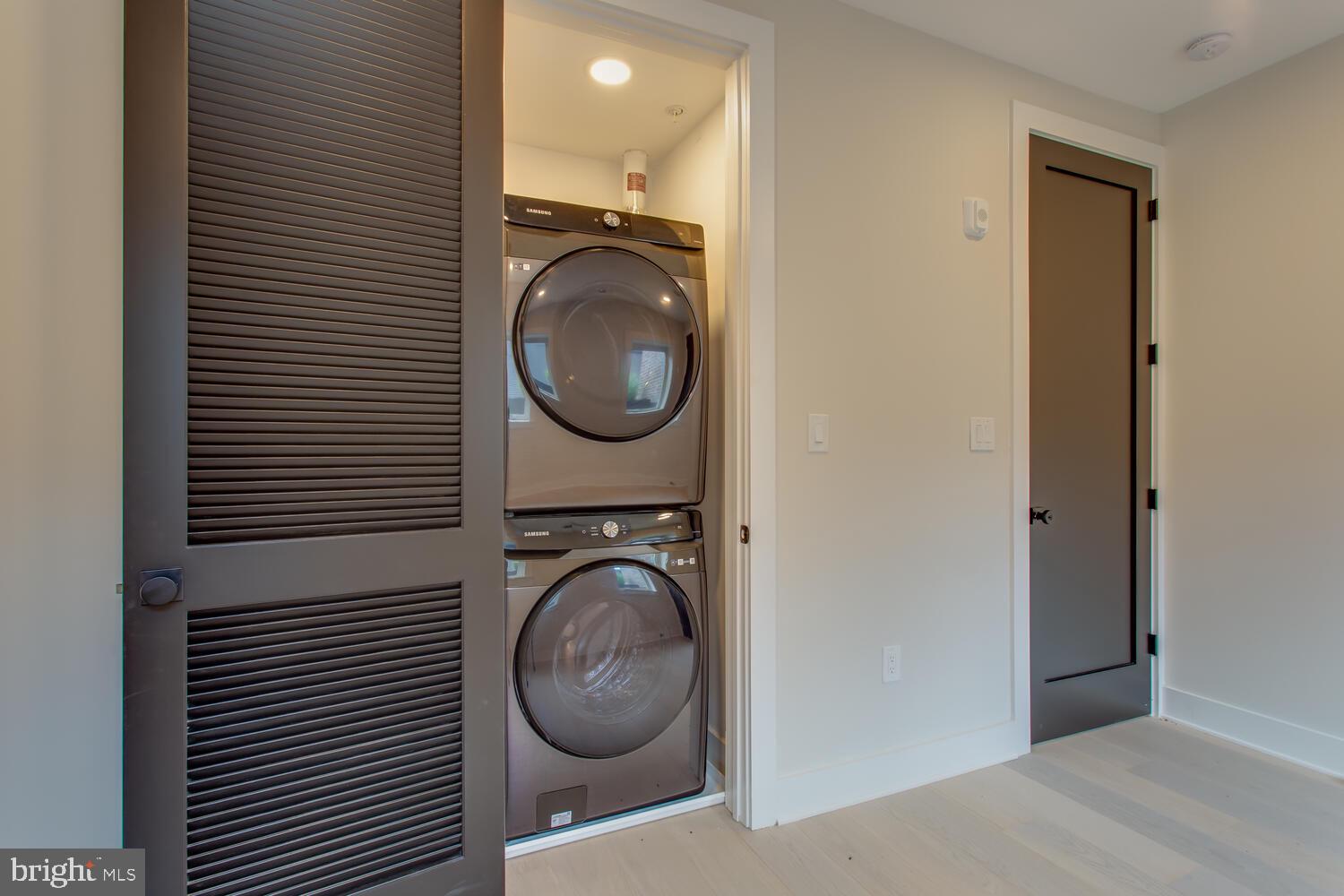 2305 Nicholson SE #201