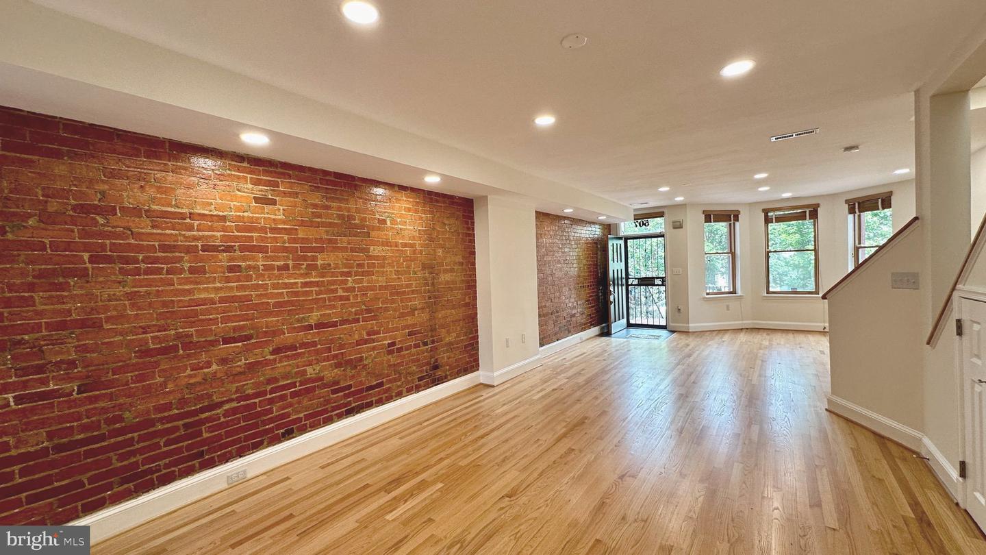 507 G St NE