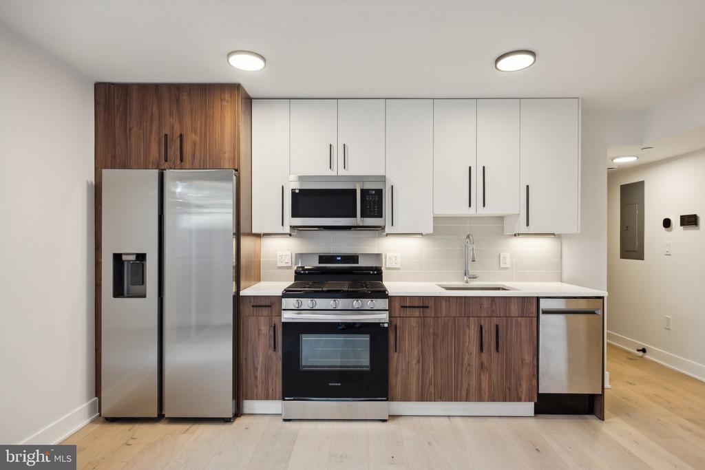 845 19TH STREET NE UNIT 6