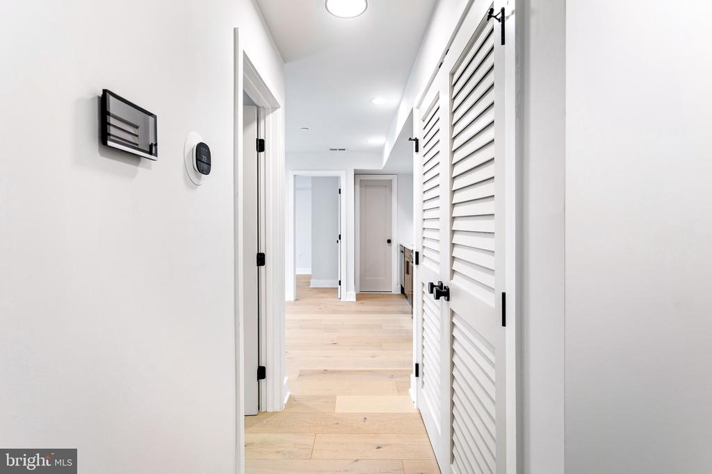 845 19TH STREET NE UNIT 6
