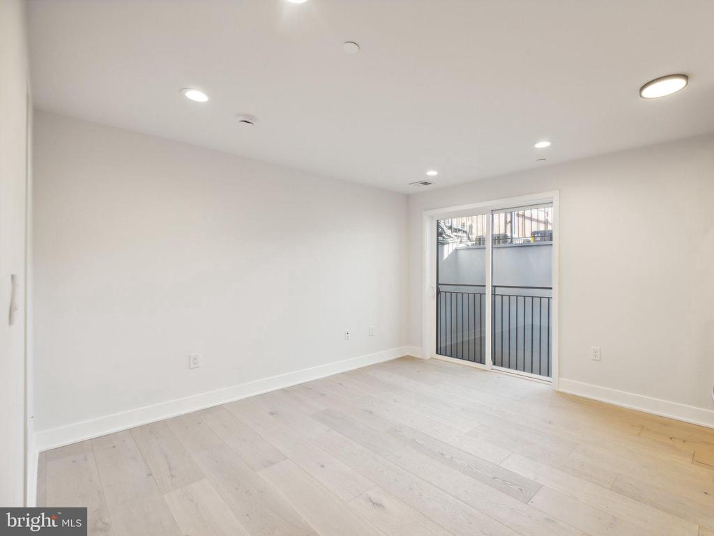 845 19TH STREET NE UNIT 6