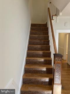 625 N AUGUSTA AVE