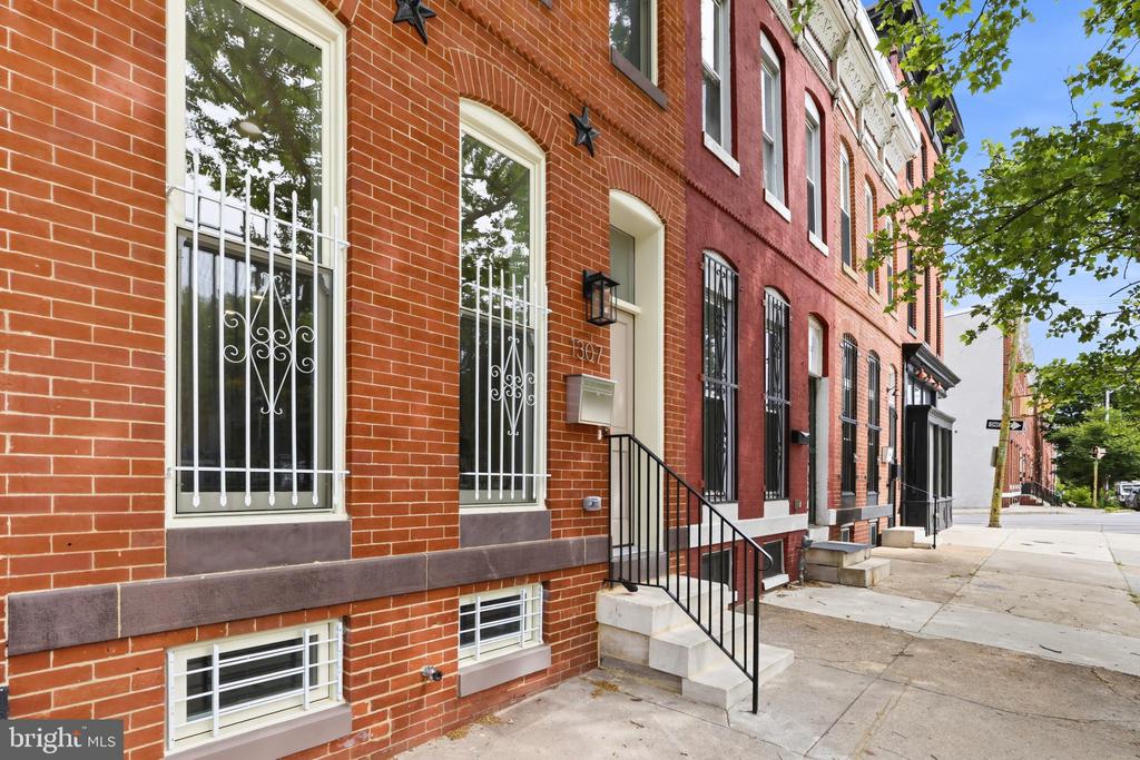1307 N BROADWAY