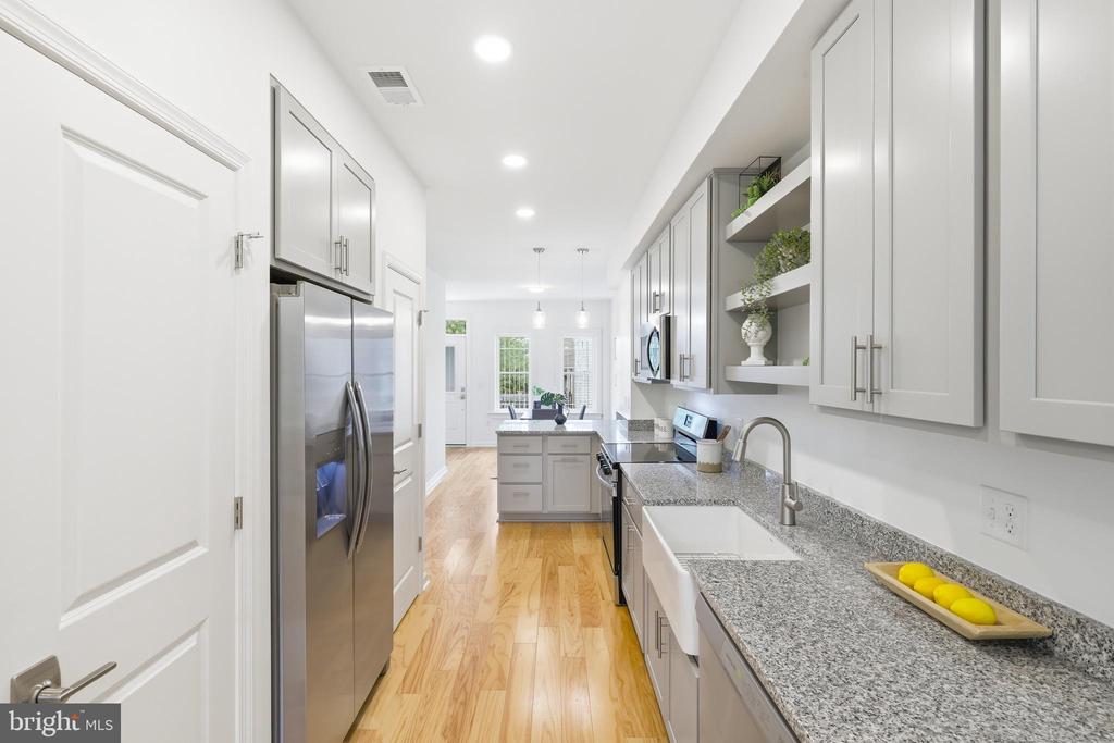 1307 N BROADWAY