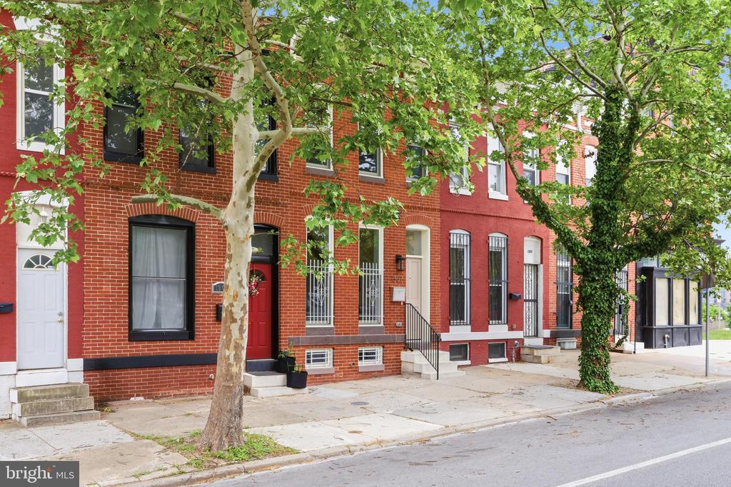 1307 N BROADWAY