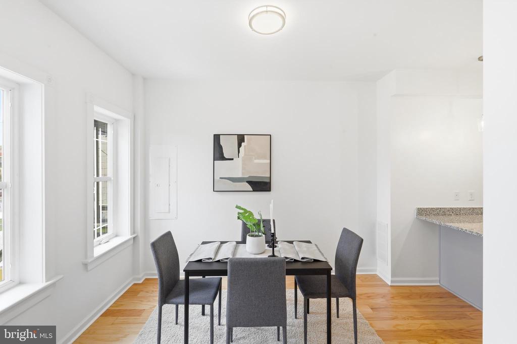 1307 N BROADWAY