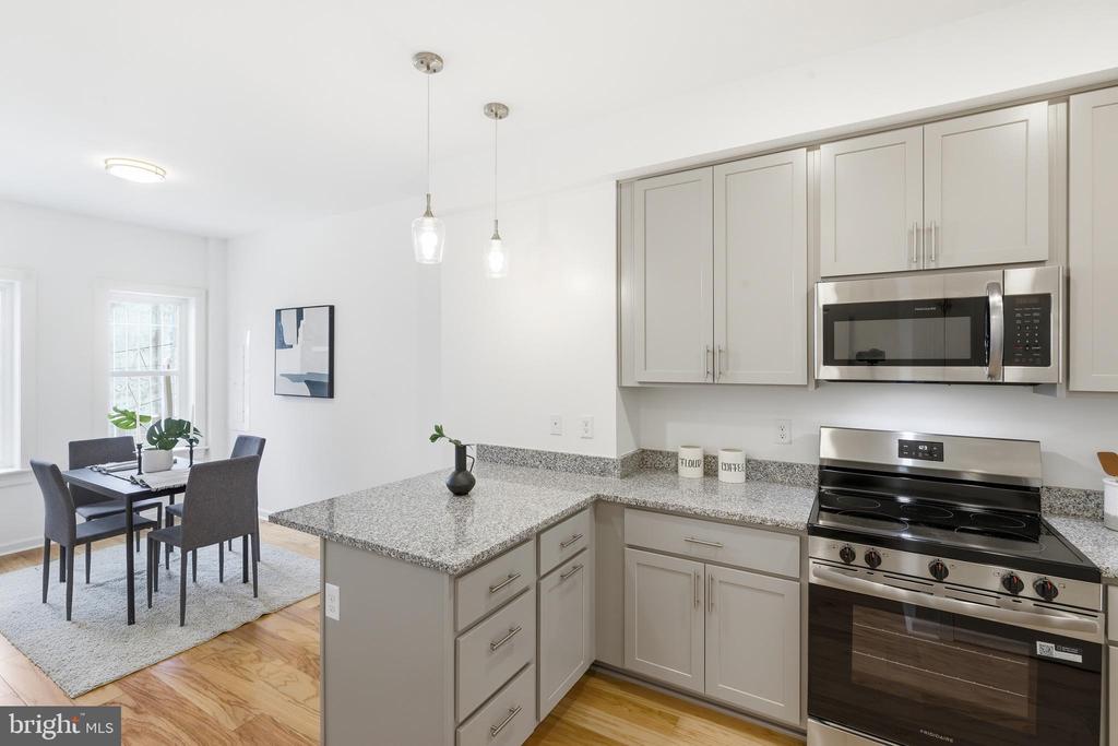 1307 N BROADWAY