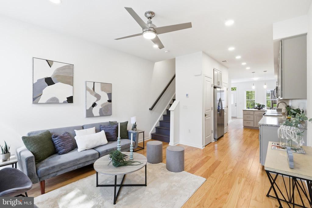 1307 N BROADWAY