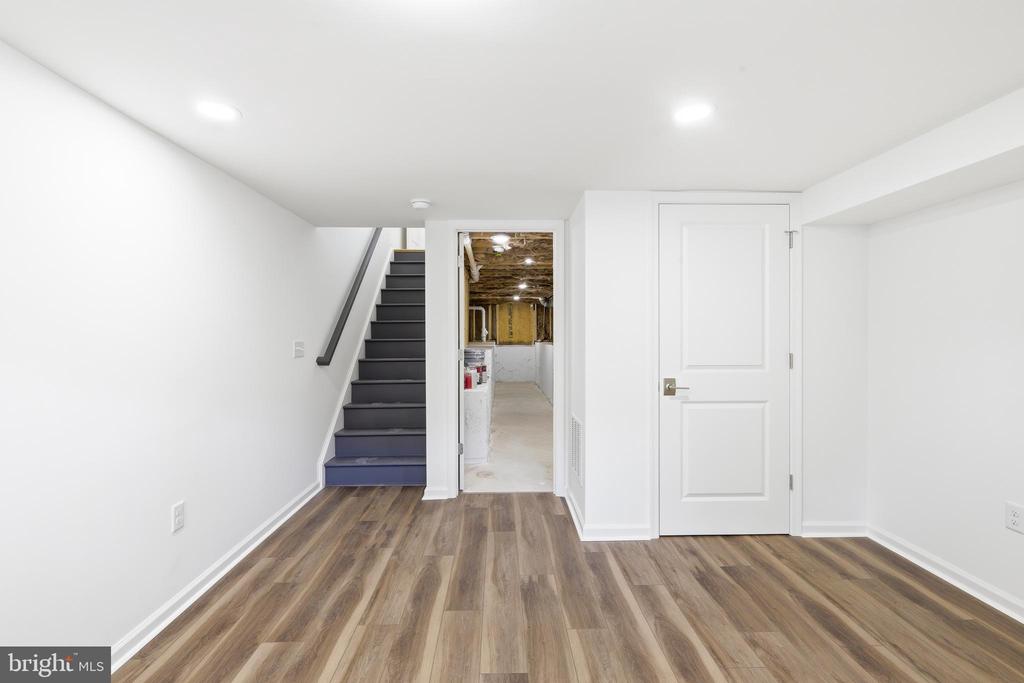 1307 N BROADWAY