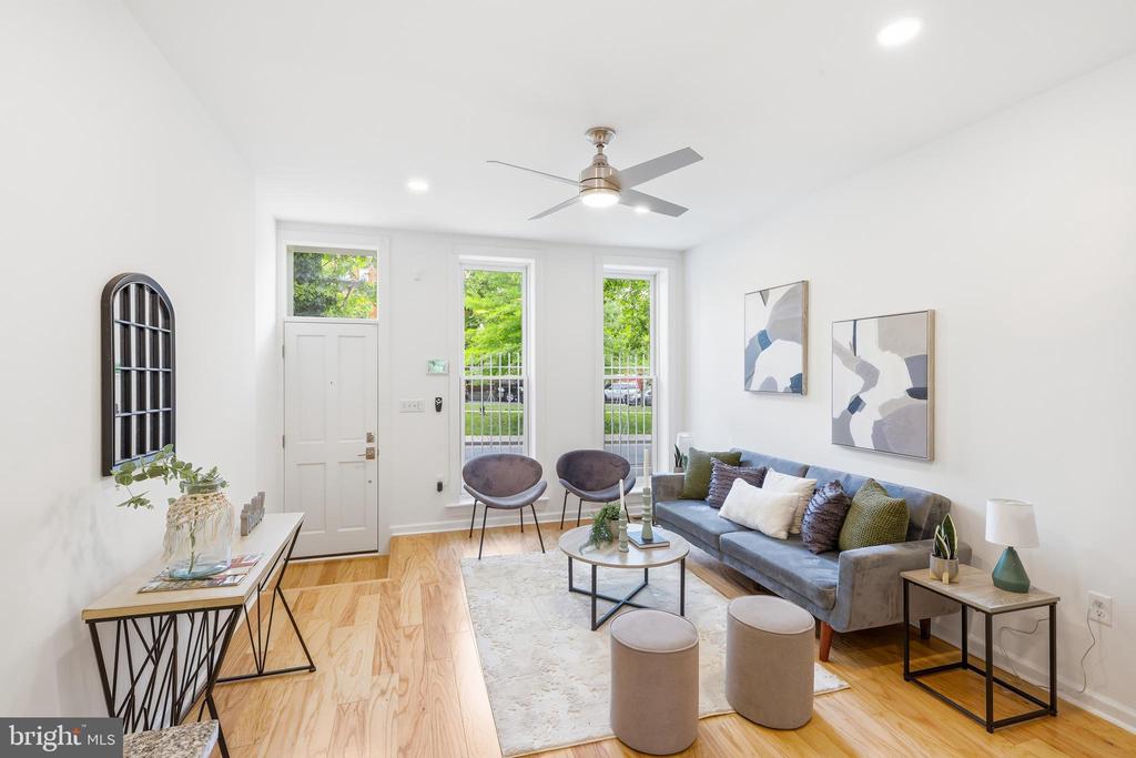 1307 N BROADWAY