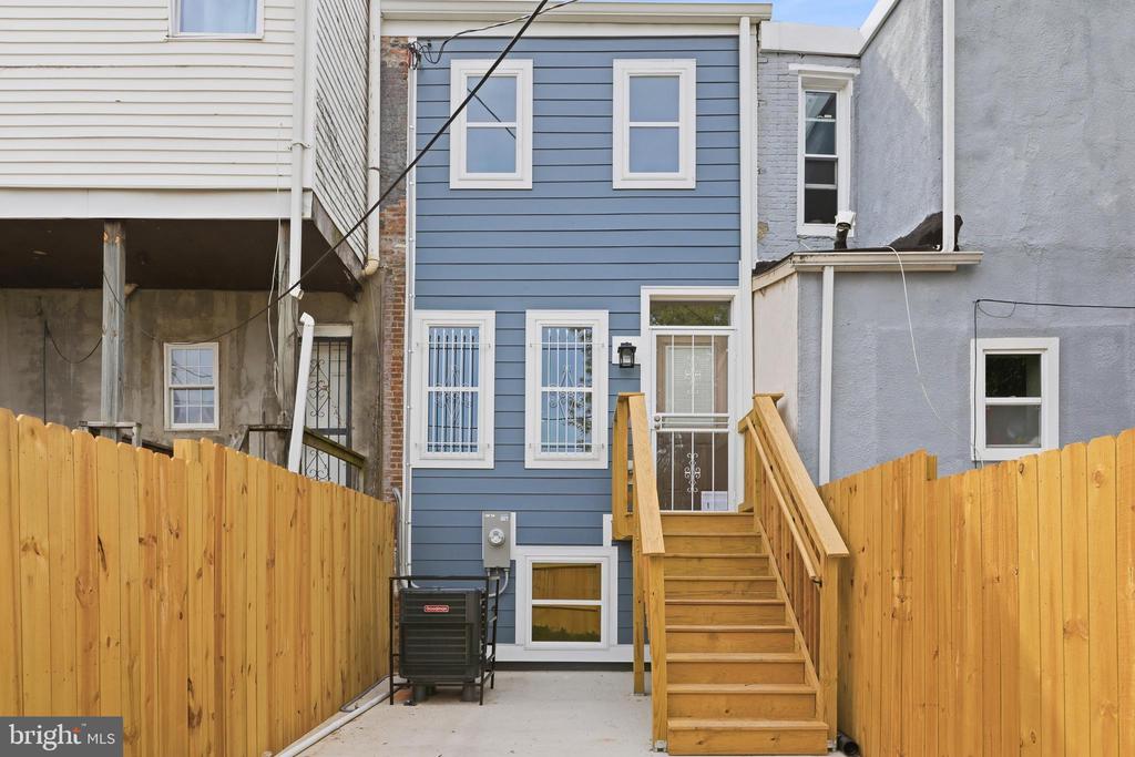 1307 N BROADWAY