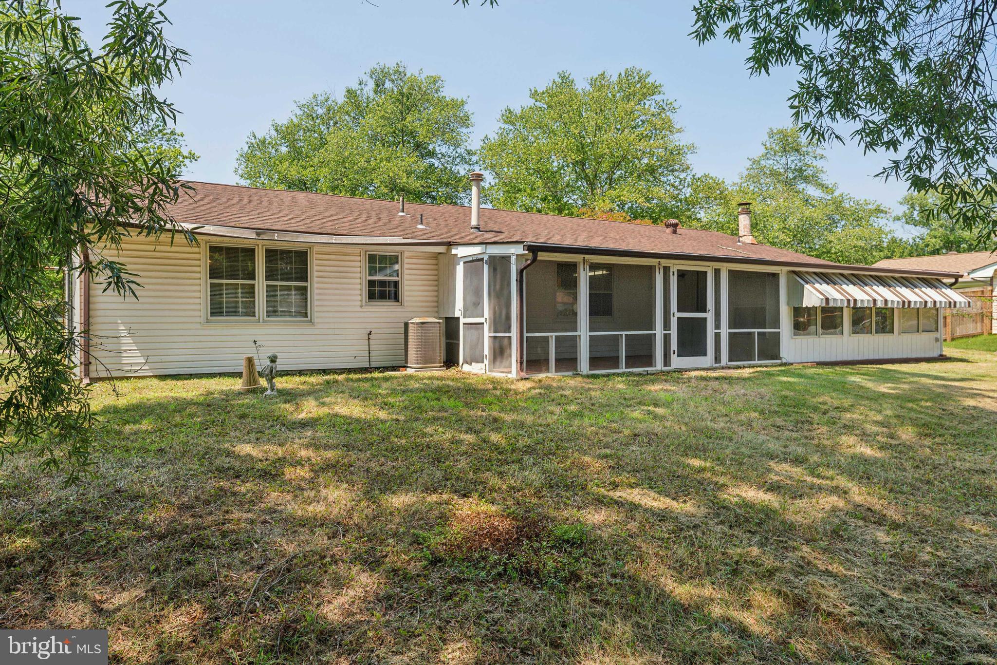 2529 Lisa Dr