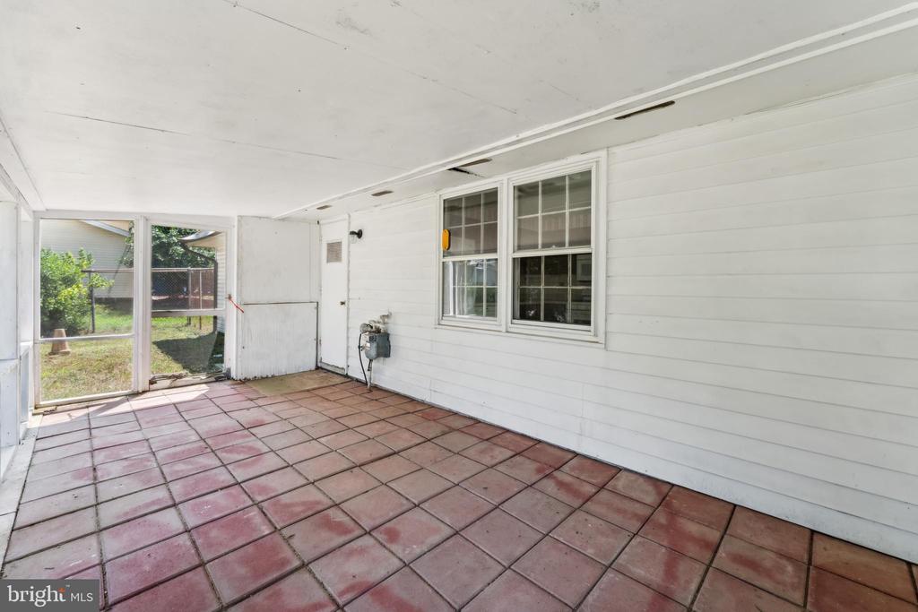 2529 Lisa Dr