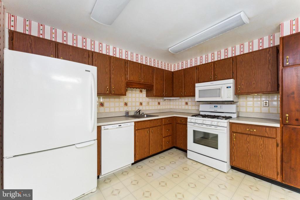 2529 Lisa Dr