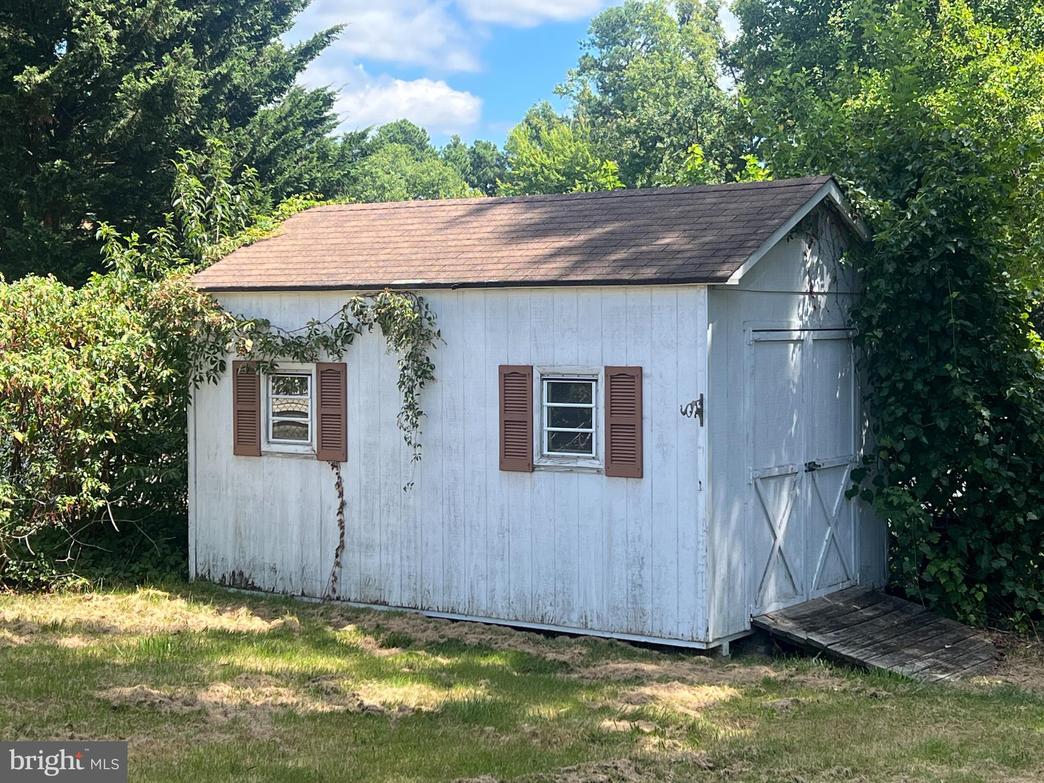 2529 Lisa Dr