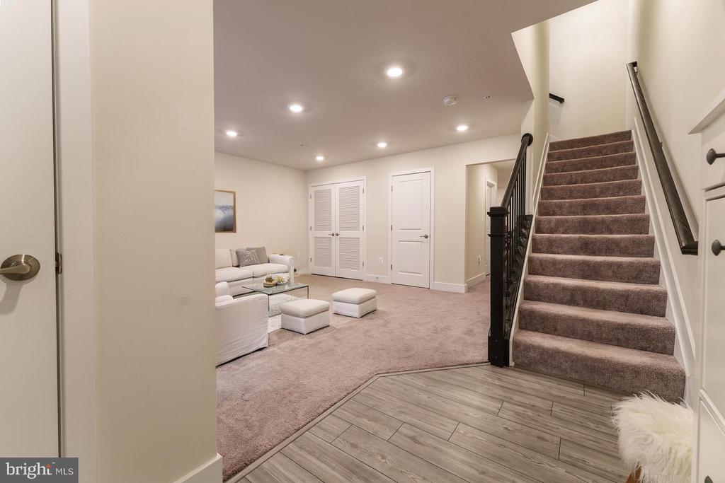 11519 Charlotte Bronte Ln