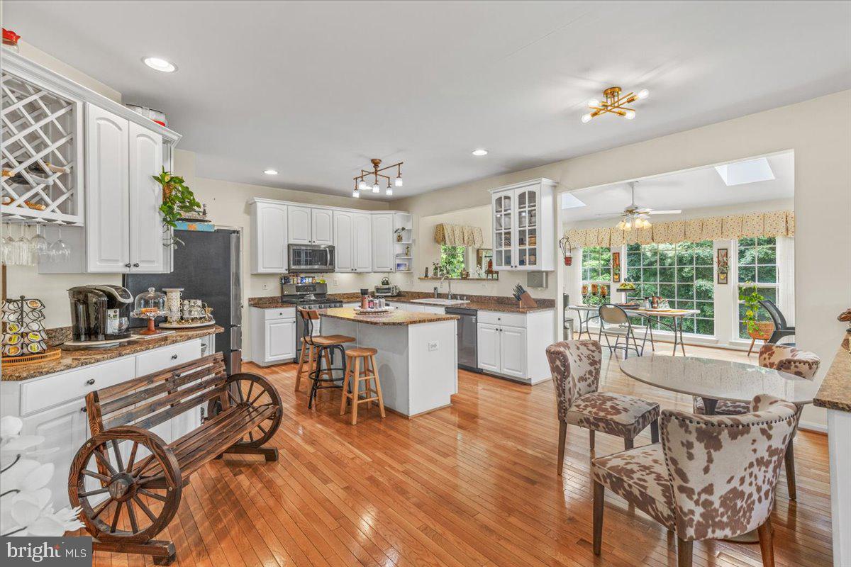 8200 Tiverton Dr
