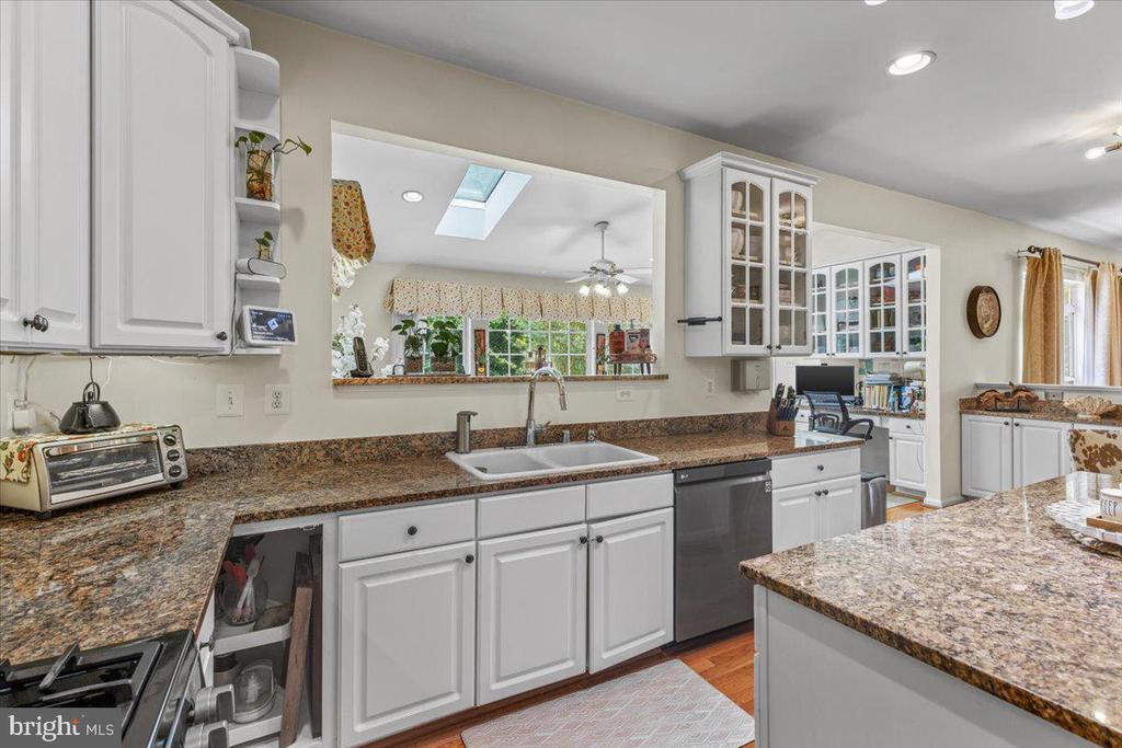 8200 Tiverton Dr