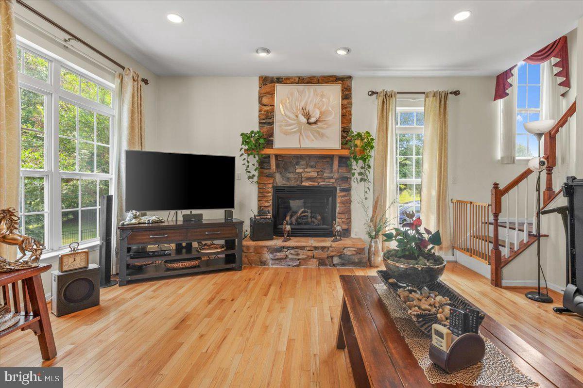 8200 Tiverton Dr
