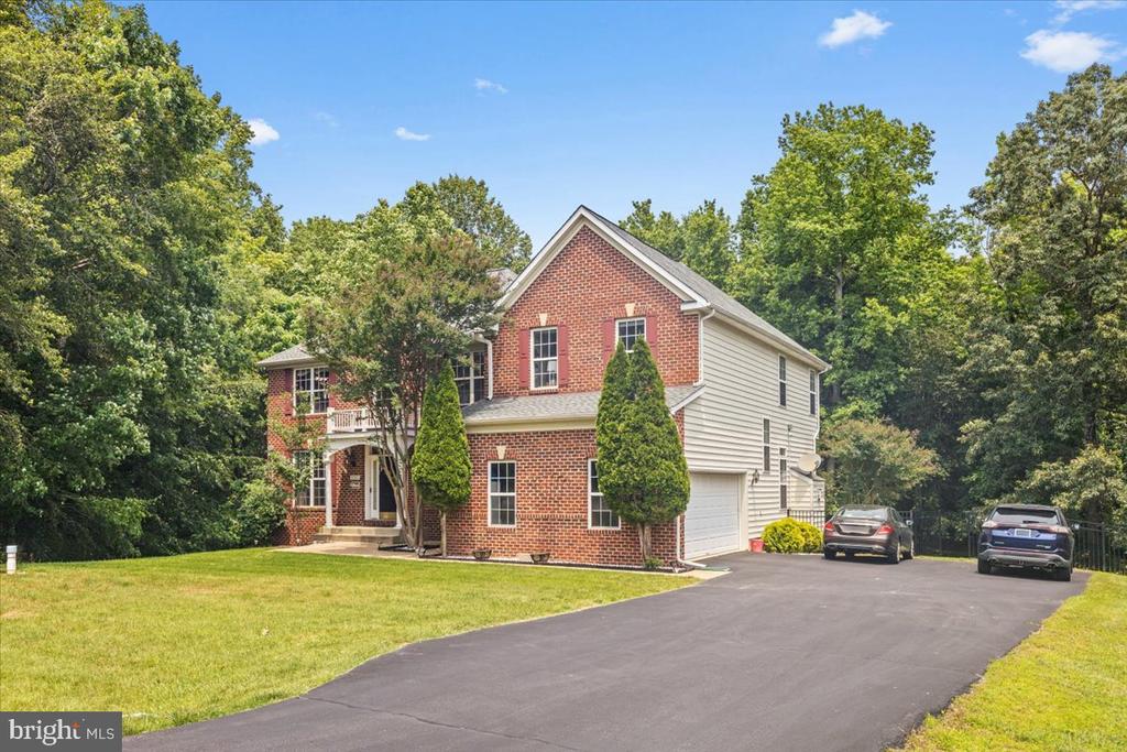 8200 Tiverton Dr